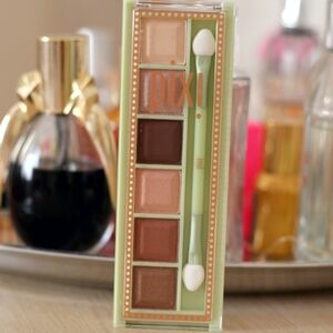 NIB Pixi Mesmerizing Minerl Eyeshadow Palette in Copper Peach